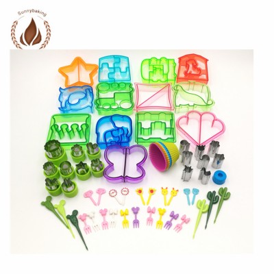 2019 Sandwich cutter Vegetable cutter Fruit fork Children's tableware set  Boy sandwich cutter set