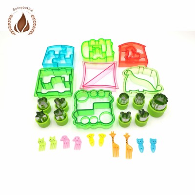 2019 Sandwich cutter Vegetable cutter Fruit fork Children's tableware set  Boy sandwich cutter set