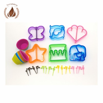 2019 Dinosaur sandwich cutter PP plastic pastry sandwich cookie cutter set