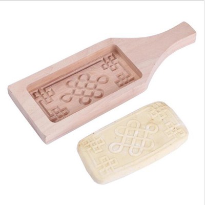 2019 new factory specializes in custom wood cake snack moon cake mold household baking tools